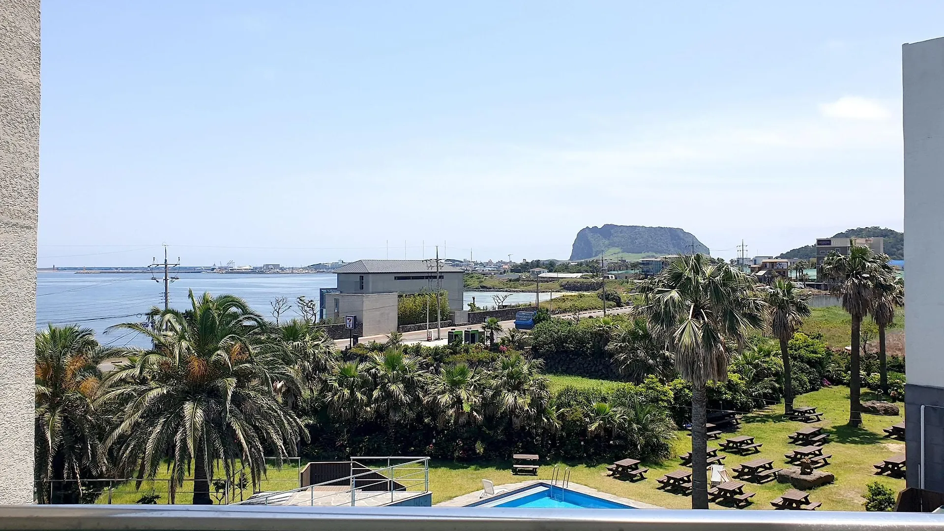 ג'גו The Four Graces Resort