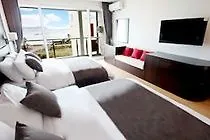 ג'גו The Four Graces Resort מלון