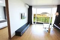 ג'גו The Four Graces Resort