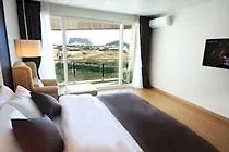 ג'גו The Four Graces Resort 4*,