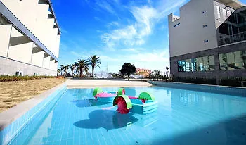 ג'גו The Four Graces Resort