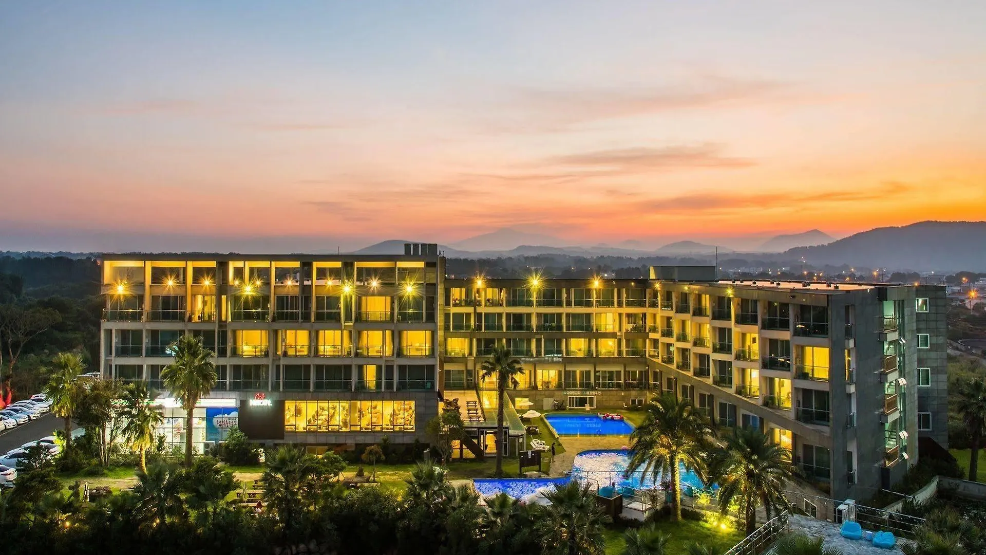 מלון ג'גו The Four Graces Resort