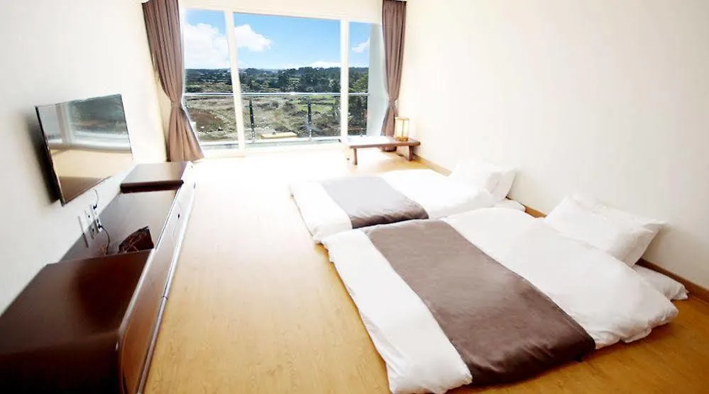 ג'גו The Four Graces Resort