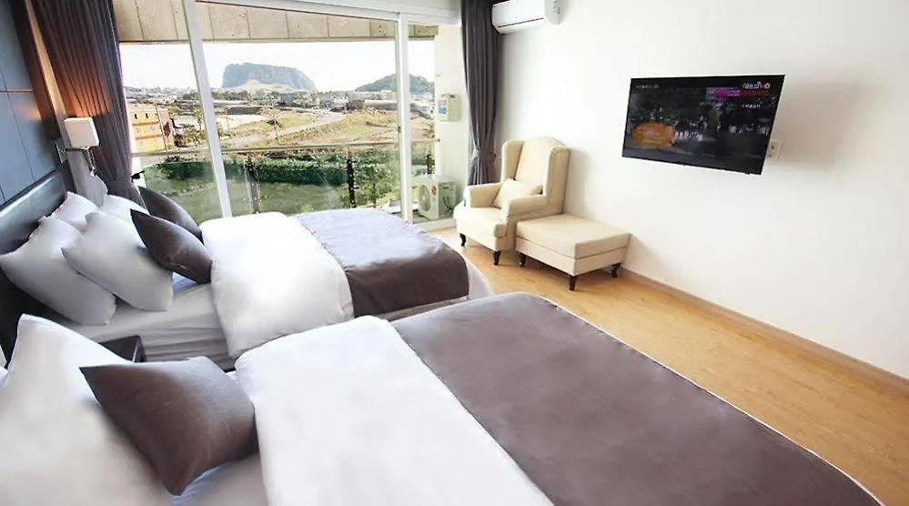 מלון ג'גו The Four Graces Resort